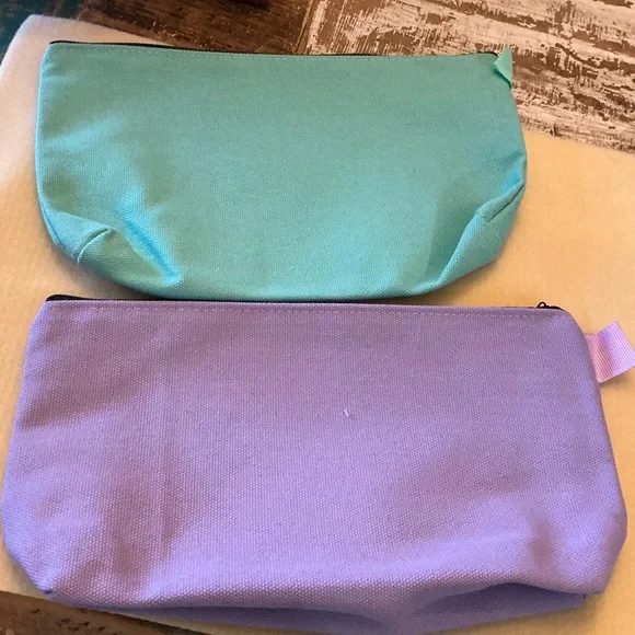 Hot off the press! Set of 2 make-up bags, NWOT - Picture 2 of 2